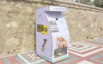 Sokak hayvanları için özel makine