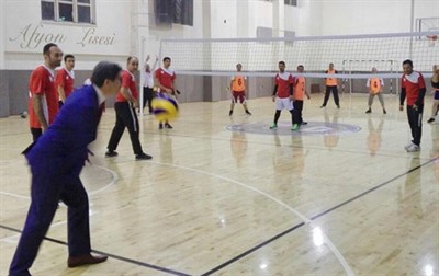Öğretmenler için voleybol turnuvası başladı