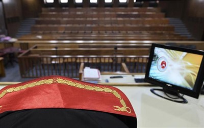 FETÖ’de 14 ceza, 1 tahliye: Eski polislere ceza yağdı