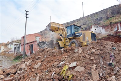 Suçıkan’da yıkım başladı – Kocatepe Gazetesi