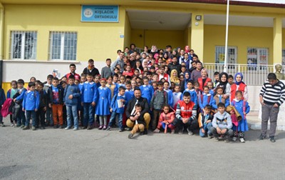 Gençler Kışlacık’taki öğrencilerle buluştu – Kocatepe Gazetesi