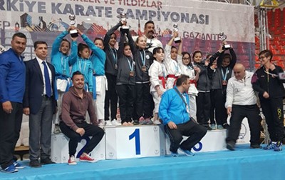 Afyonlu bayan karateciler Türkiye ikincisi oldu
