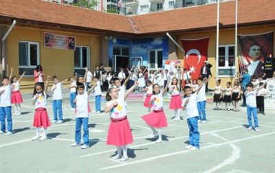 Ekrem Yavuz İlkokulu’nda 23 Nisan coşkuyla kutlandı
