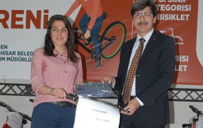 120 öğrenciye bisiklet verildi – Kocatepe Gazetesi