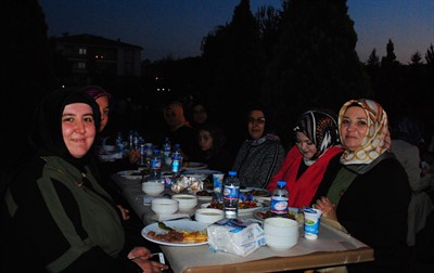 İHH kadın kollarından hanımlara iftar