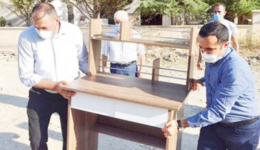 Bayat’ta öğrencilere masa sandalye dağıtıldı