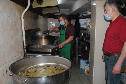 Lale Pide’de 14 yıldır ücretsiz iftar geleneği sürüyor