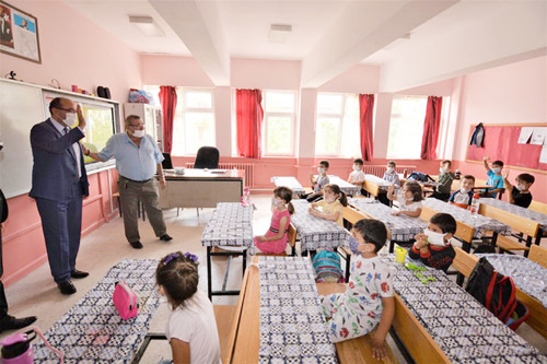 Başkan Mustafa Çöl, öğrencileri ziyaret etti