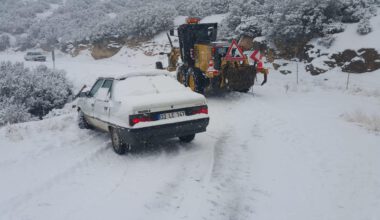 Afyon’un 250 köy yolunda karla mücadele sürüyor