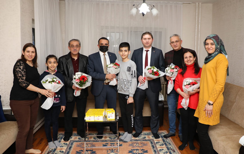 Vali Çiçek’ten Türkiye’ye örnek yeni bir proje: Diyabet hastası 124 çocuğa  özel proje hayata geçirildi