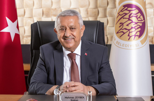 Belediye Başkanı Mehmet Zeybek,