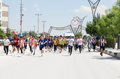 Emirdağ’da sporcular  Atatürk için koştu