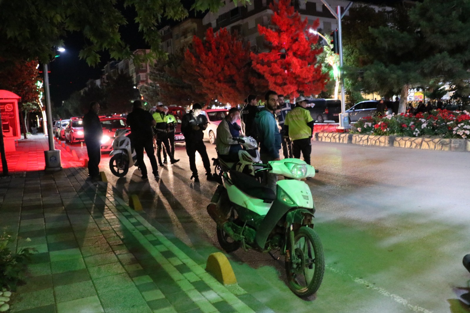 Sandıklı’da polis ve jandarmadan motosiklet sürücülerine yönelik ortak denetim
