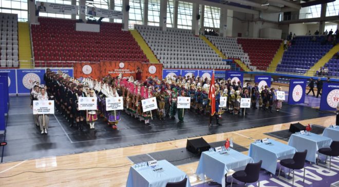 Afyonkarahisar’da halk oyunları bölge yarışması düzenlendi