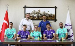 Afyonspor 5 futbolcuyla birden sözleşme imzaladı