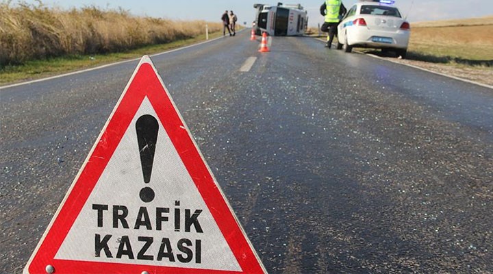 Afyonkarahisar’da trafik kazası, 3’ü çocuk 5 kişi yaralandı