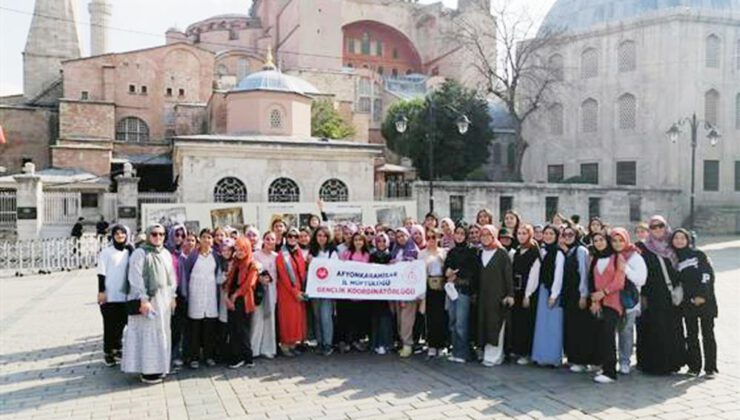Yatılı Yaz Kur’an Kursu öğrencilerine İstanbul gezisi düzenlendi