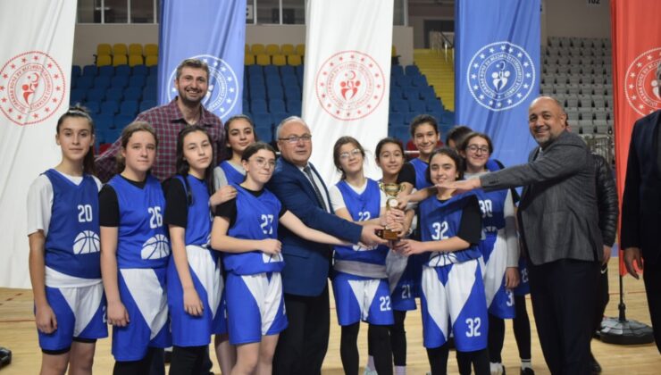 Yıldız Kadınlar basketbol şampiyonu Gazi Spor Kulübü