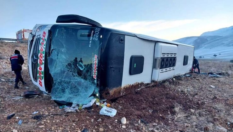 Dinar’da otobüs devrildi: 6 ölü, 36 yaralı