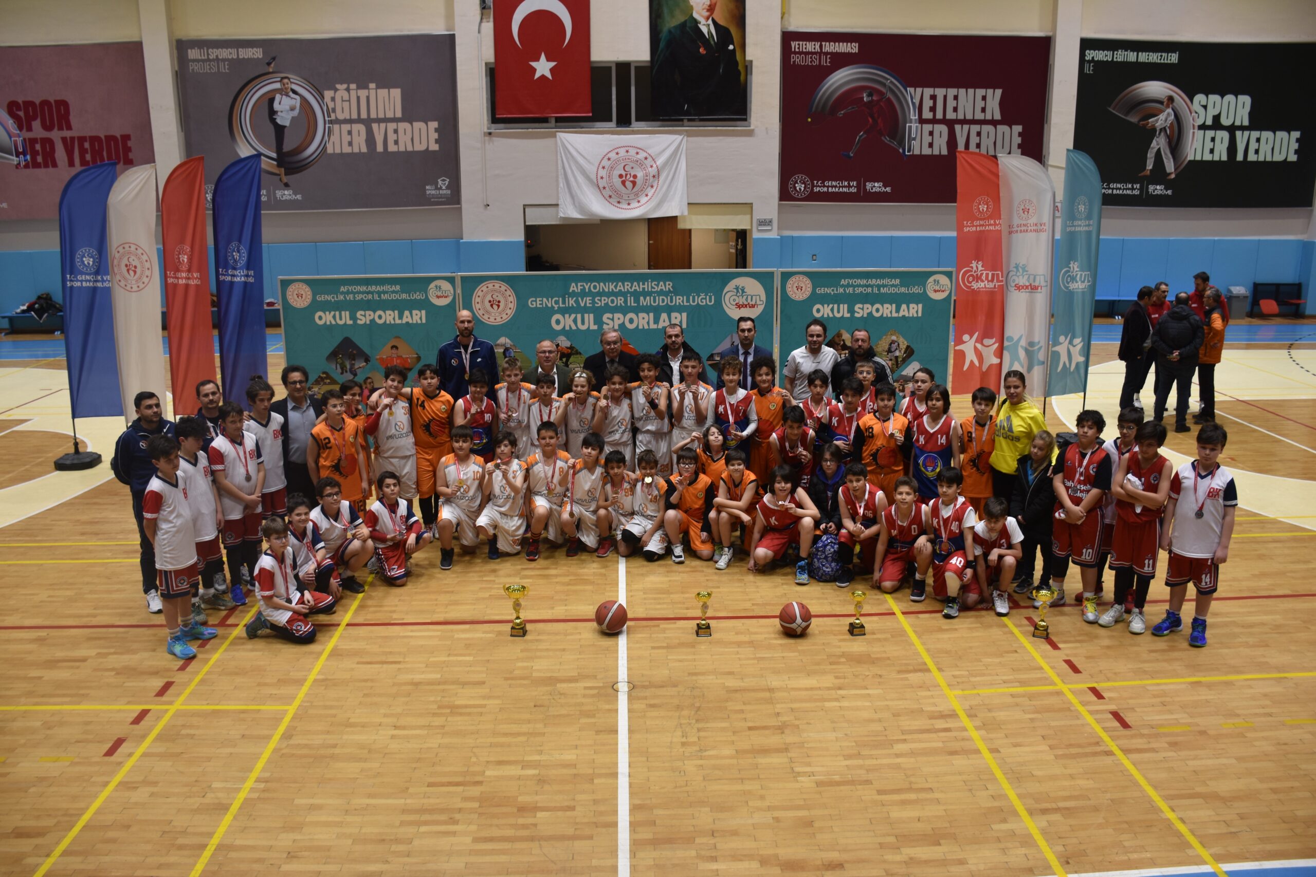 Afyonkarahisar’da ‘Küçükler Basketbol’ maçları tamamlandı