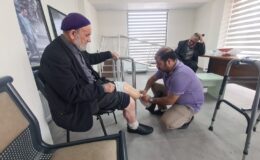 1967 yılında gazi olan adama 77 yaşında protez bacak takıldı