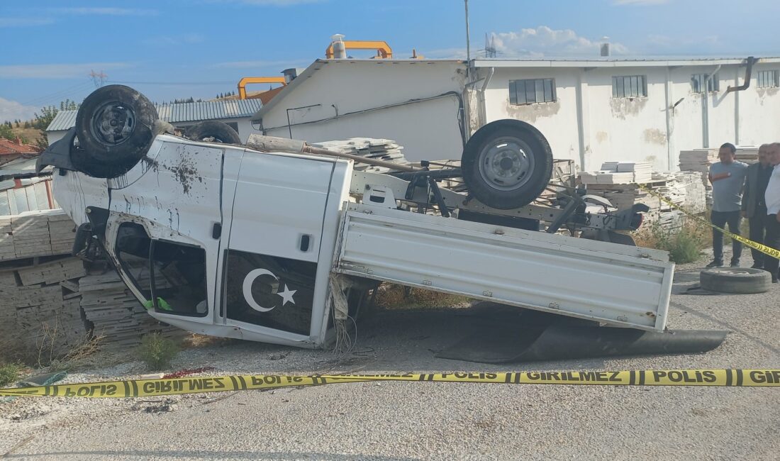 Devrilen kamyonette yaralanan sürücü hayatını kaybetti