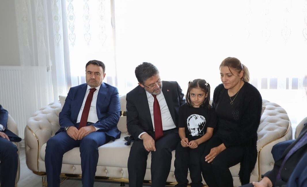 Şehit Orman İşletme Şefi Murat Yıldırım’ın ailesine taziye ziyaretinde bulundu