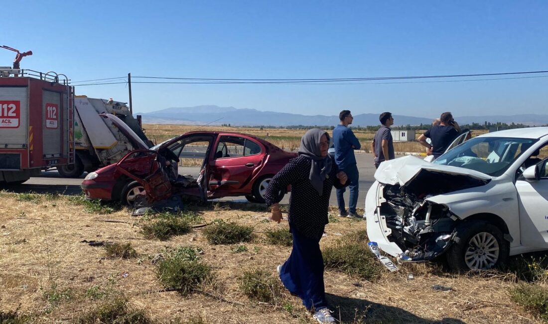 Arazi aracı ile otomobil çarpıştı: Kazada 5 kişi yaralandı