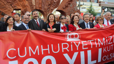 Eskişehir ‘100. Yıl Cumhuriyet Anıtı’ törenle açıldı