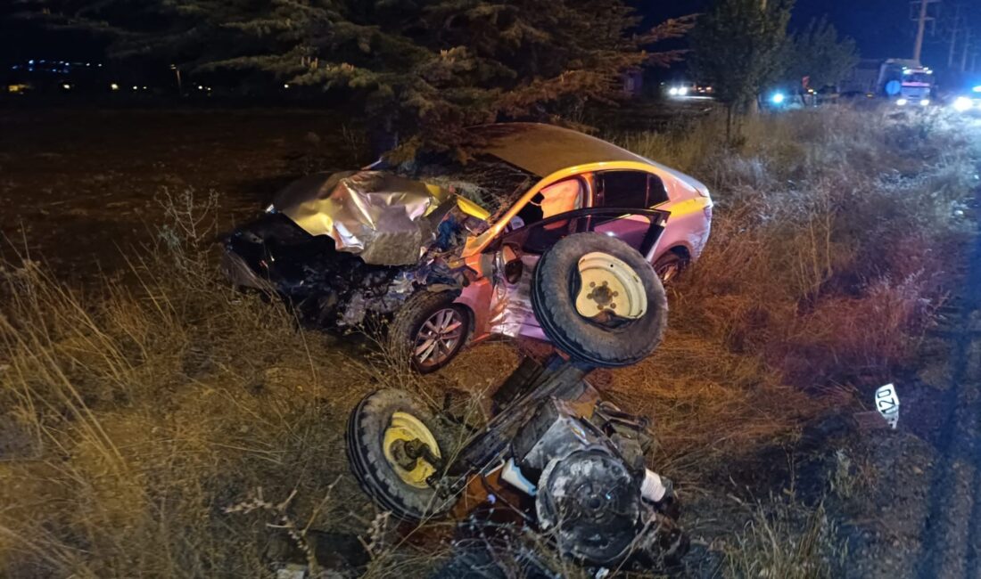 Traktörün ikiye bölündüğü kazada 5 kişi yaralandı
