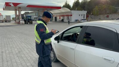 Bolvadin’de Jandarma Ekiplerinden Asayiş Ve Trafik Denetimi
