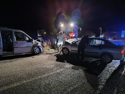 İki Otomobilin Çarpıştığı Kazada 2 Kişi Yaralandı