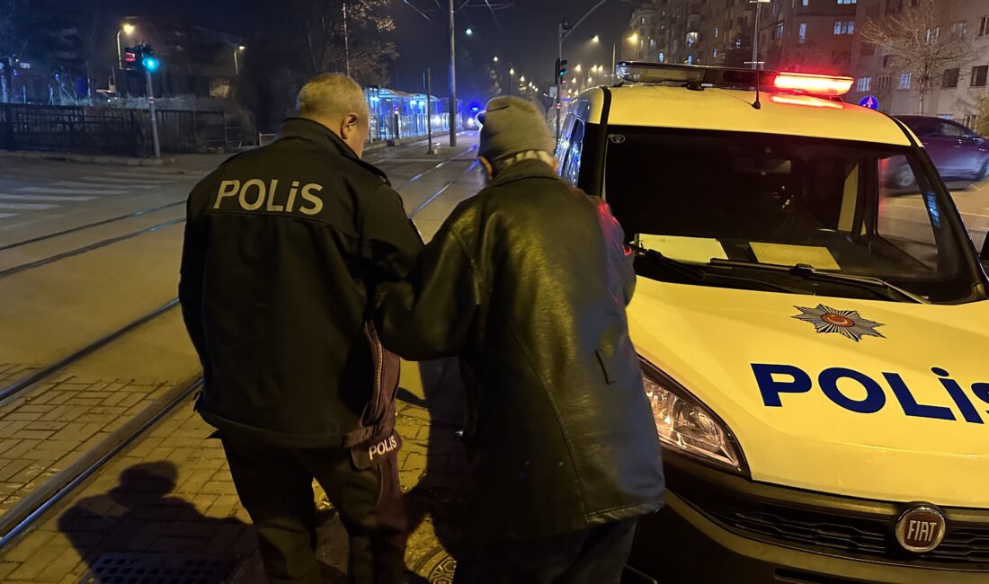 Eskişehir’de polis ekipleri, akşam