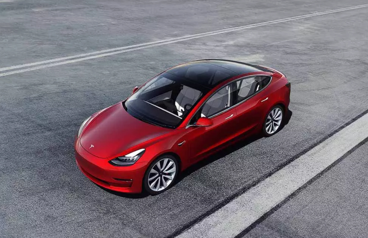Kayseri’de Bomba Gibi Patlayan Tesla Marka Elektrikli Otomobil 1 Can Aldı!