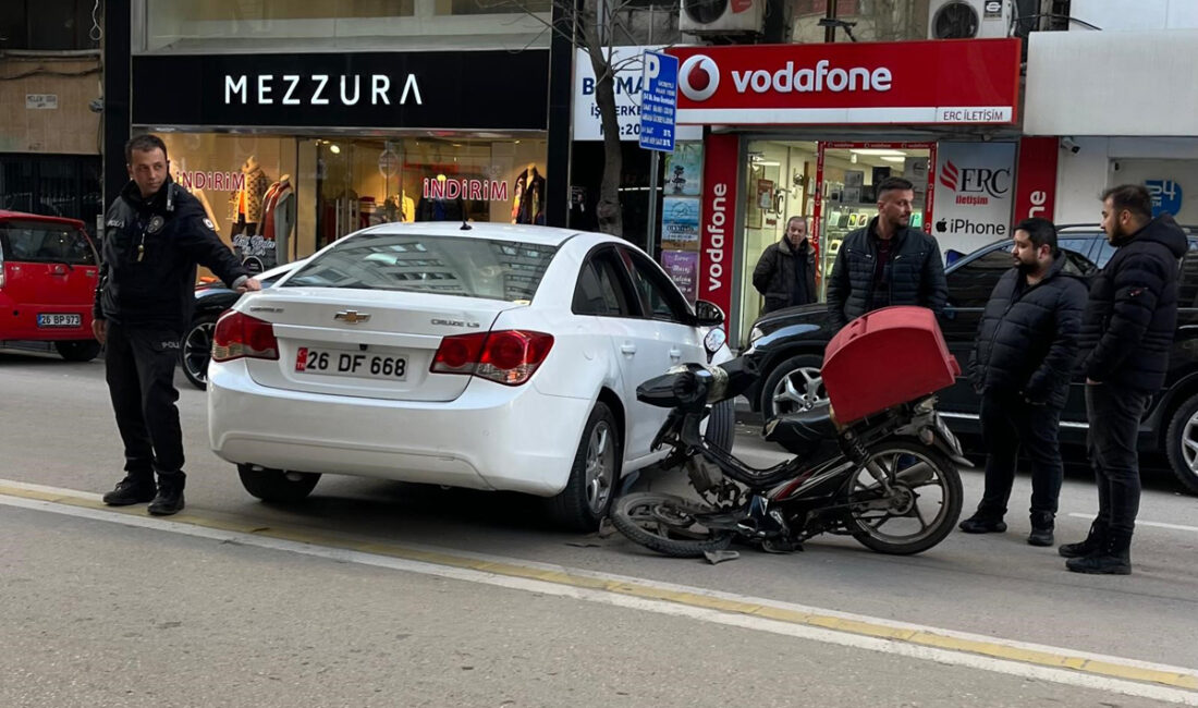  Eskişehir’de otomobile çarpan motosiklet