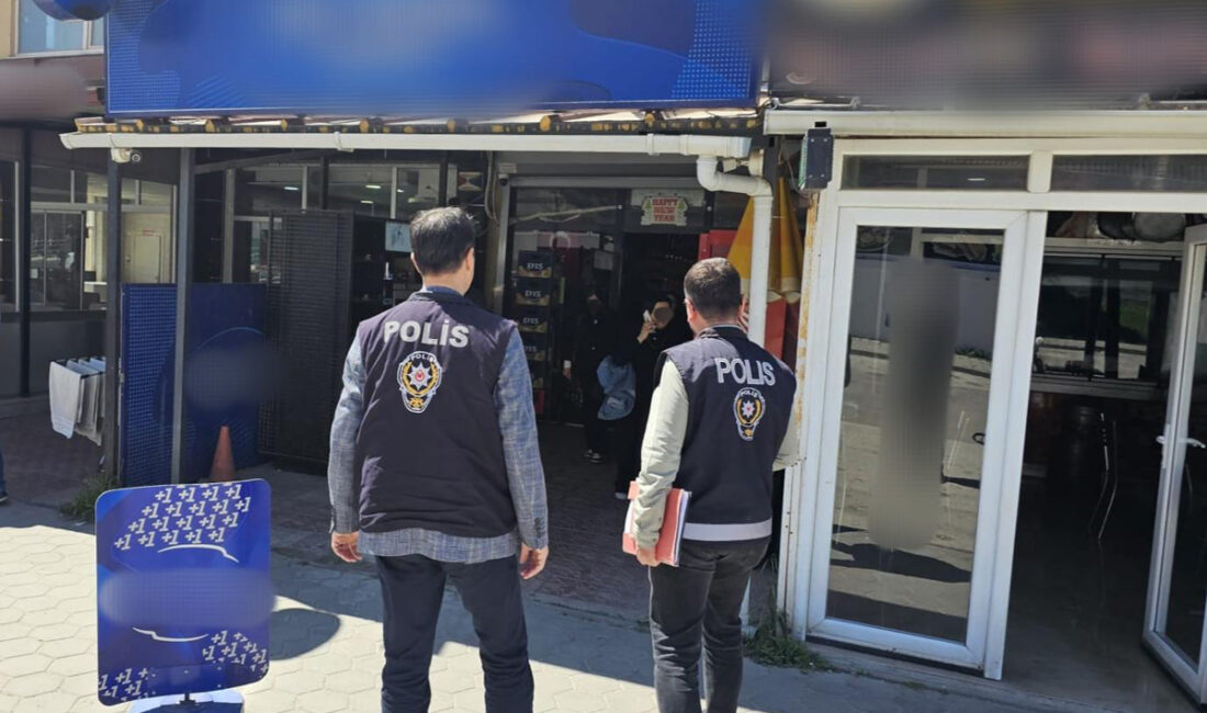Eskişehir'de polis ekiplerince okul