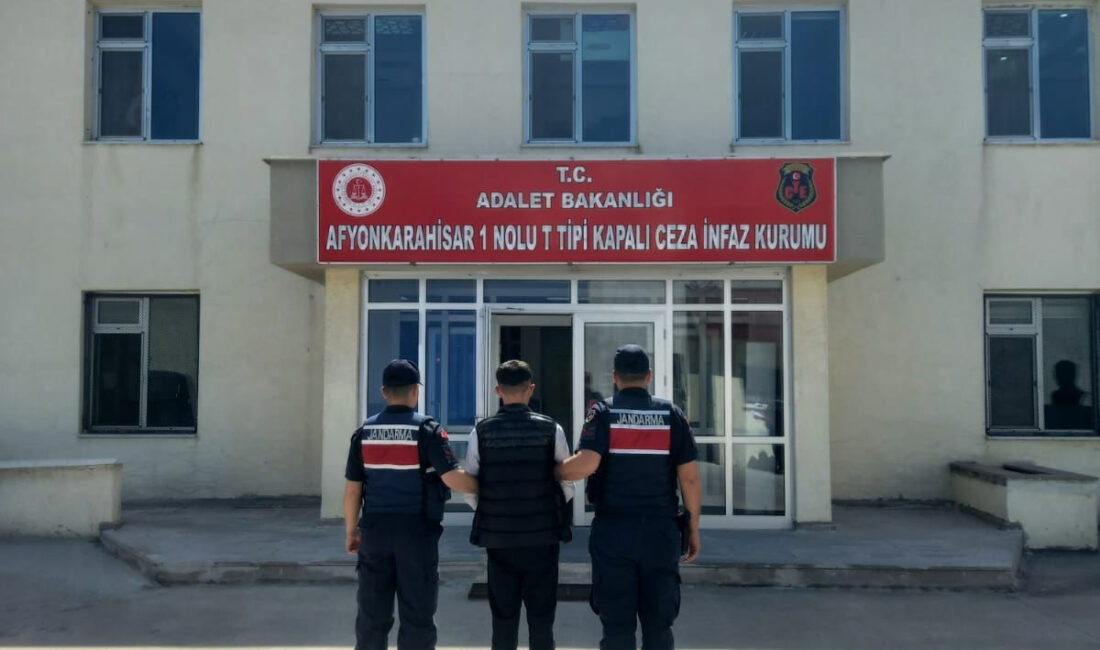 Afyon’da Çeşitli Suçlardan Hapis Cezası İle Aranan 2 Şahsı Jandarma Yakaladı